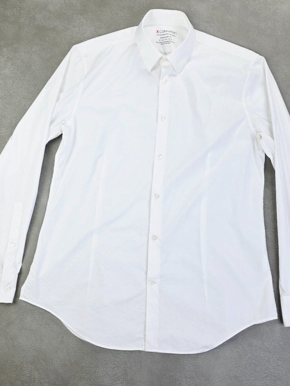 X Calvin Klein Extreme Slim Fit 15-15.5 32-33 Mens White Temperature Regulation
